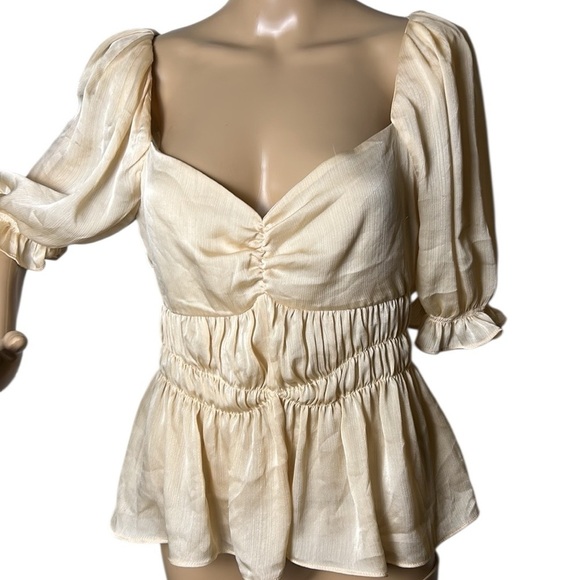 ASTR The Label balloon sleeve smocked top, ruffles,peplum, gold,whimsy,feminine - Picture 6 of 11